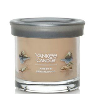 Yankee Candle Signature Tumbler Candle, Amber & Sandalwood Scent